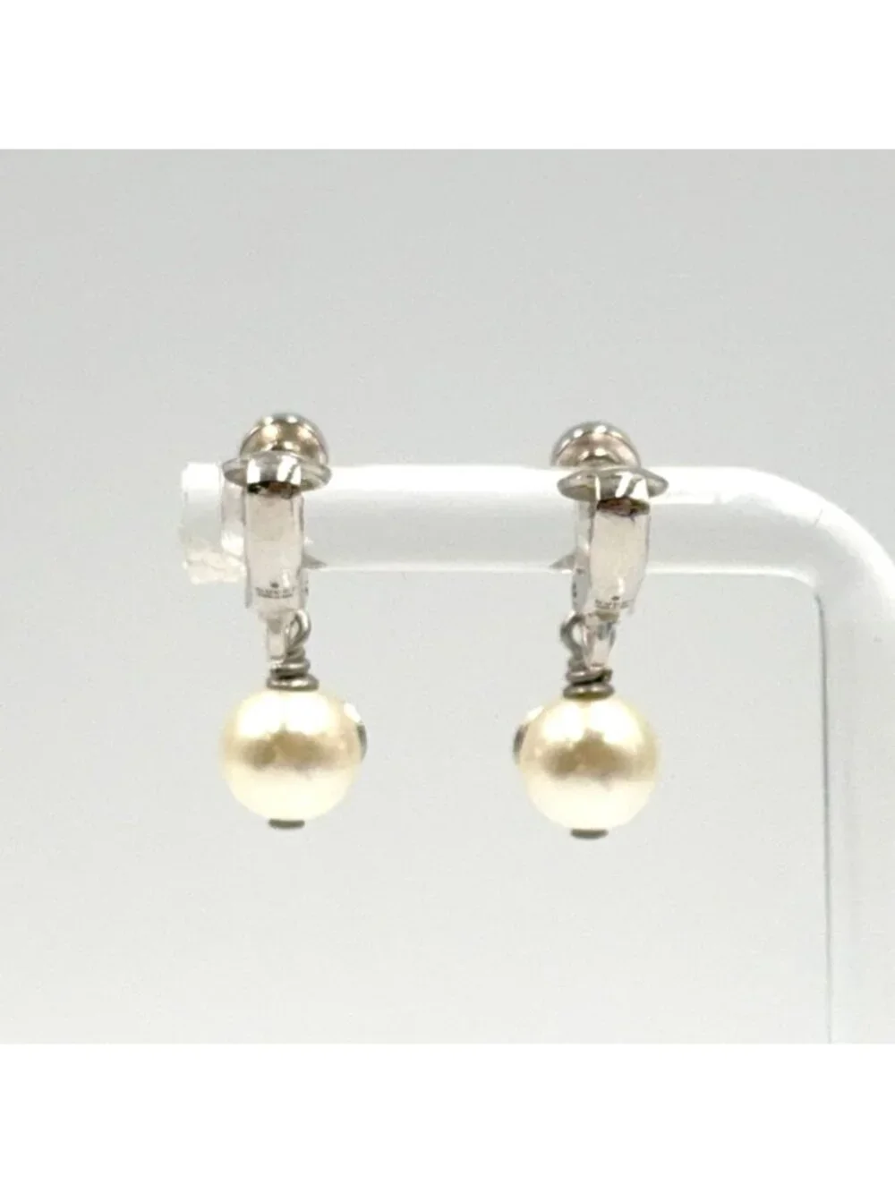 Gucci GG Pearl Metal Faux Pearl Color Clear Silver White Earrings